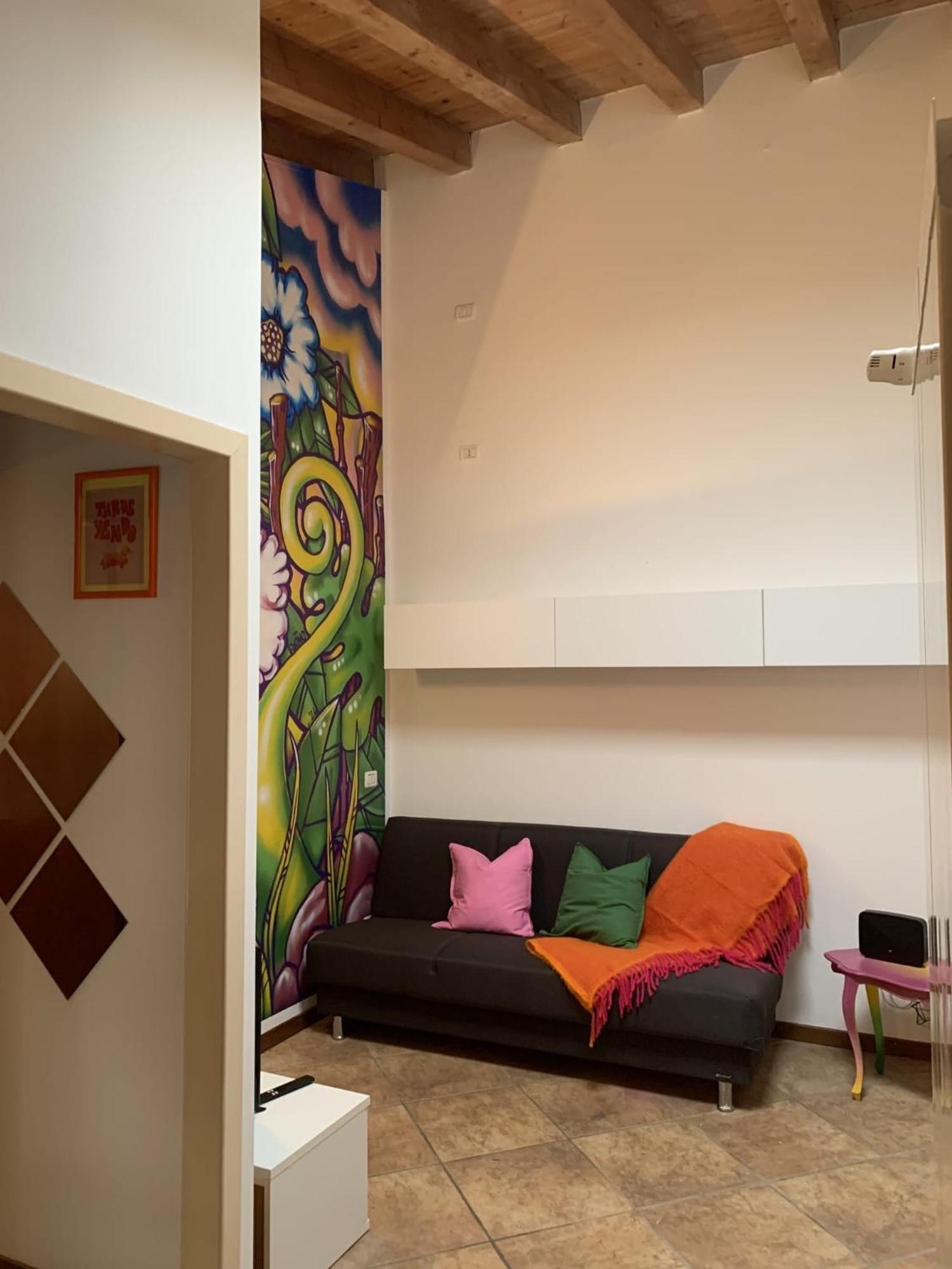 Pati Bilocale - Graffiti'S Apartment Bergamo Luaran gambar