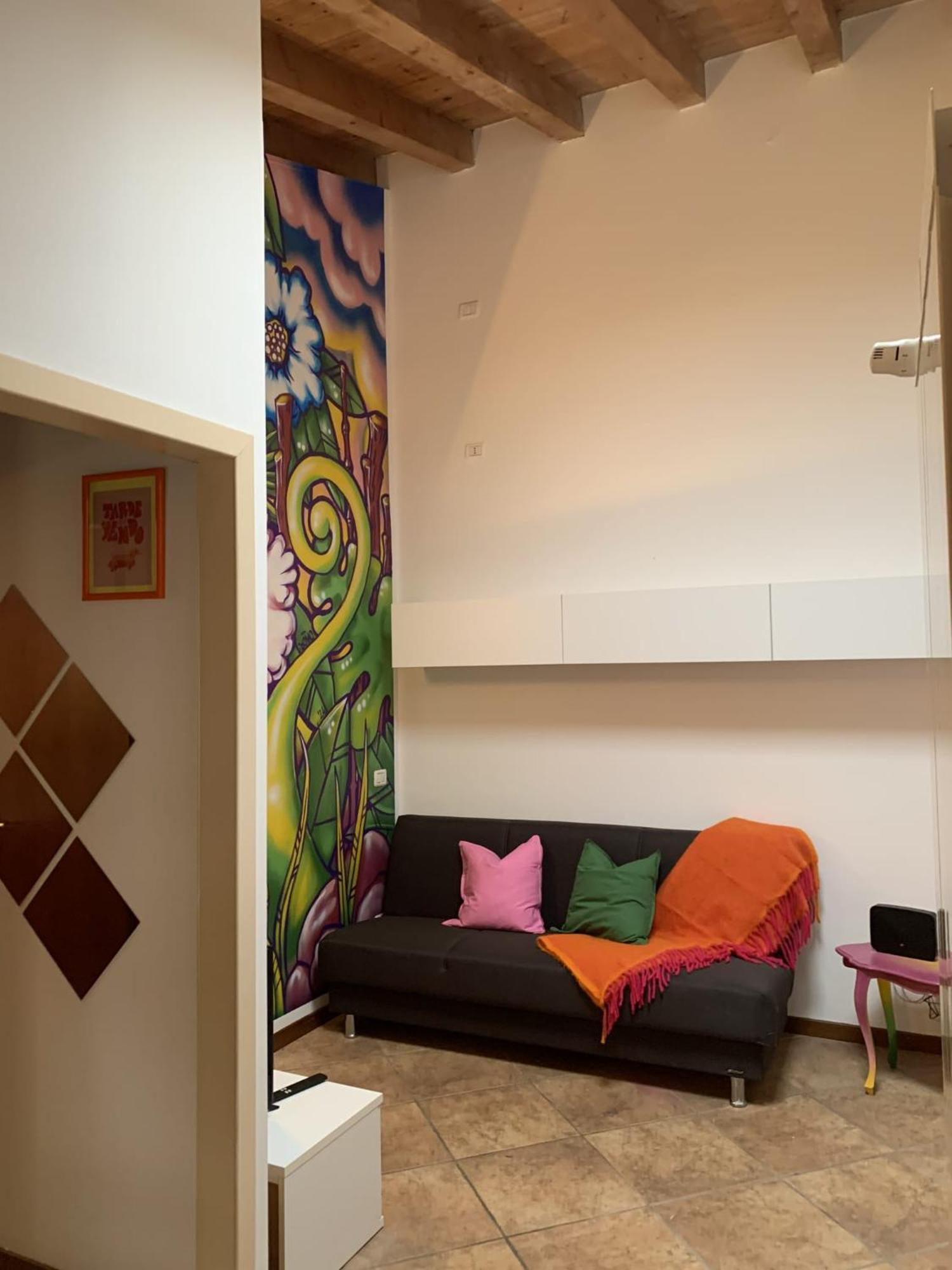 Pati Bilocale - Graffiti'S Apartment Bergamo Luaran gambar