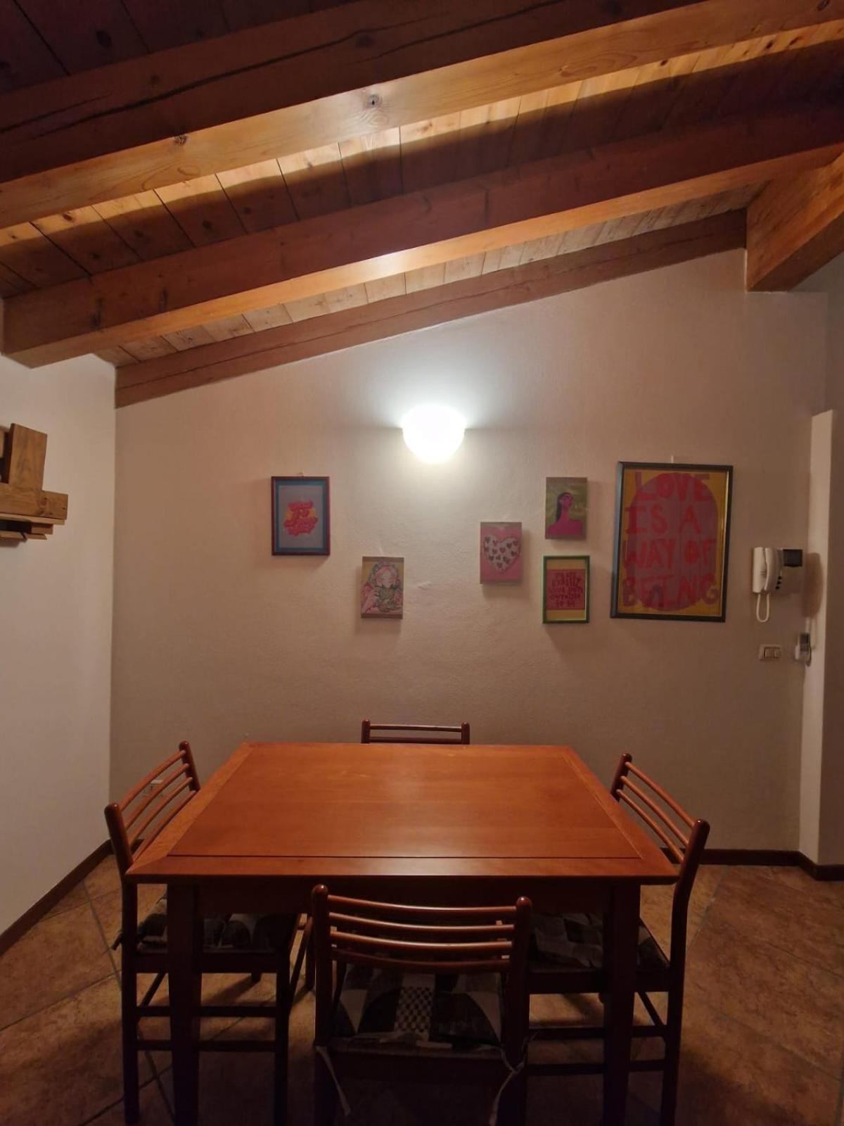 Pati Bilocale - Graffiti'S Apartment Bergamo Luaran gambar
