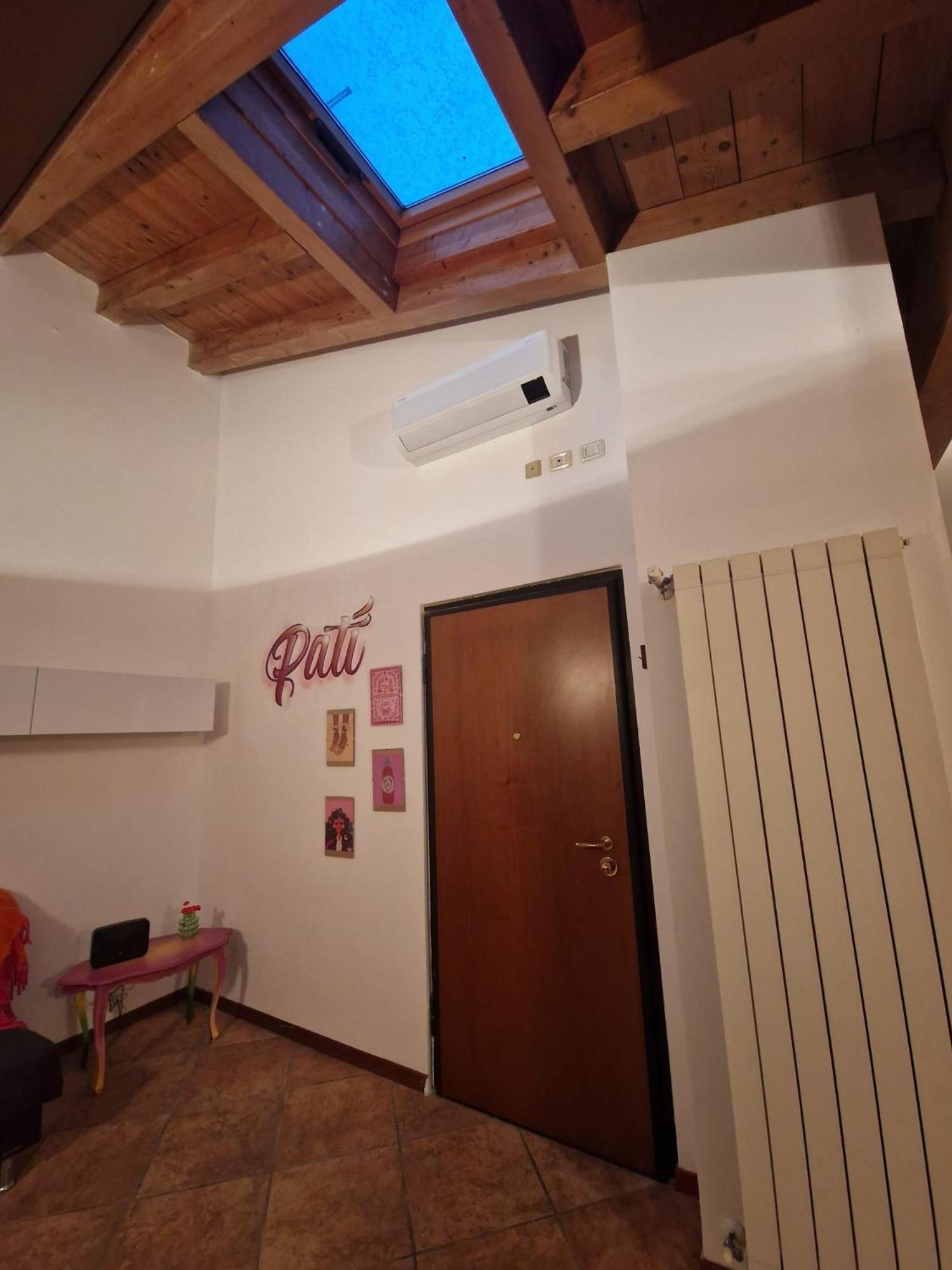 Pati Bilocale - Graffiti'S Apartment Bergamo Luaran gambar
